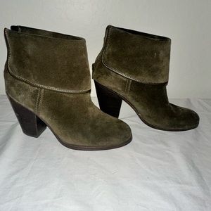 Vince Camuto soft suede booties size 8.5